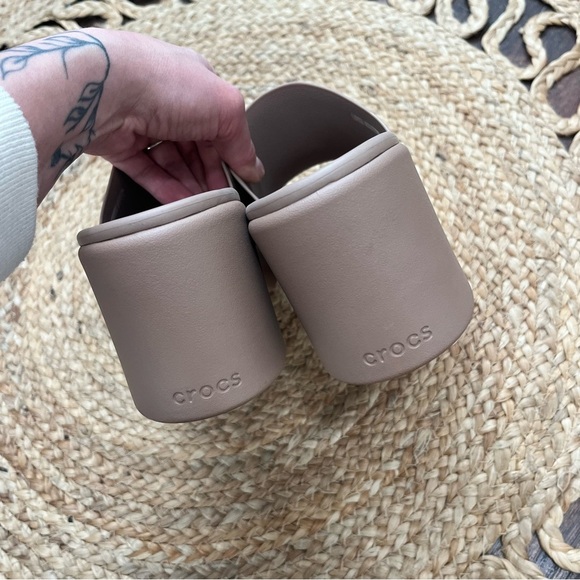 Crocs Brooklyn High Shine Slide Heel Latte Tan Women's size 10 - Picture 4 of 7